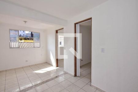 Sala de casa para alugar com 2 quartos, 80m² em Parque Pinheiros, Taboão da Serra