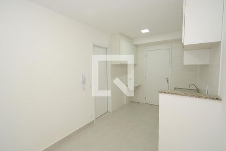 Sala/Cozinha de apartamento para alugar com 1 quarto, 28m² em Socorro, São Paulo