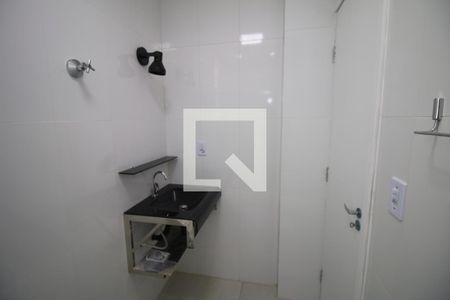 Banheiro de apartamento para alugar com 1 quarto, 60m² em Ramos, Rio de Janeiro