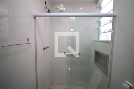 Banheiro de apartamento para alugar com 1 quarto, 60m² em Ramos, Rio de Janeiro