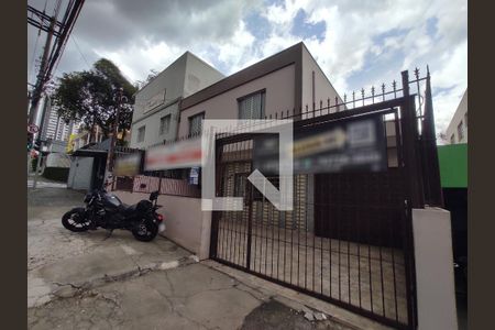 Casa para alugar com 125m², 3 quartos e 4 vagas Casa para alugar com 125m², 3 quartos e 4 vagasFachada