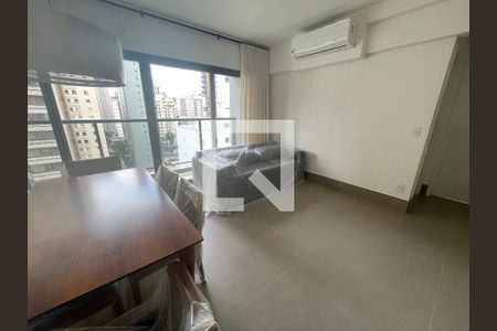 Sala de apartamento para alugar com 1 quarto, 52m² em Cambuí, Campinas