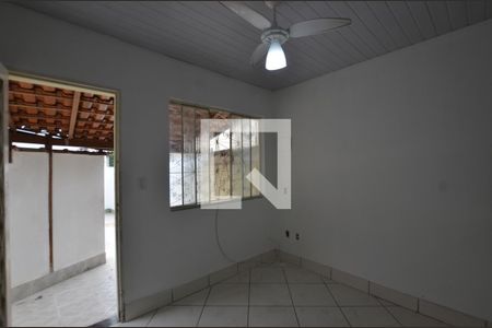 Sala de casa para alugar com 1 quarto, 32m² em Cascadura, Rio de Janeiro