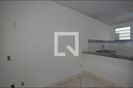 Sala de casa para alugar com 1 quarto, 32m² em Cascadura, Rio de Janeiro