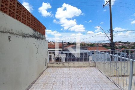 Varanda da sala de casa à venda com 3 quartos, 250m² em Vila Georgina, Campinas