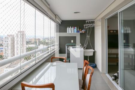 Sacada de apartamento à venda com 2 quartos, 67m² em Parque Industrial Tomas Edson, São Paulo