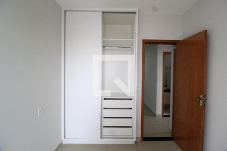 Quarto 1 - Suíte de apartamento para alugar com 2 quartos, 60m² em Santa Mônica, Uberlândia