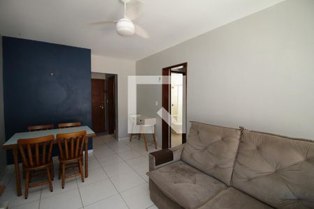 Sala de apartamento à venda com 2 quartos, 60m² em Olaria, Rio de Janeiro