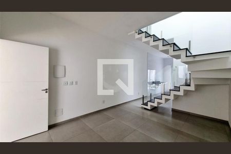 Casa à venda com 3 quartos, 130m² em Vila Medeiros, São Paulo