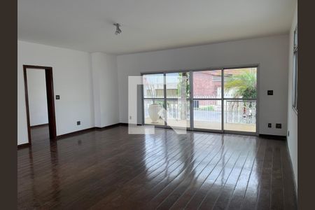 Casa à venda com 5 quartos, 630m² em Ouro Preto, Belo Horizonte