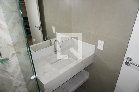 Banheiro de kitnet/studio para alugar com 1 quarto, 26m² em Cerqueira César, São Paulo