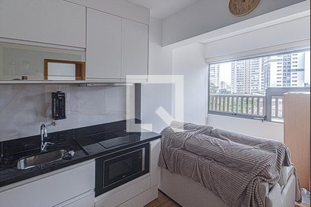 sala e cozinha compartilhadas com sacada extendida_3 de apartamento para alugar com 1 quarto, 32m² em Vila Gumercindo, São Paulo