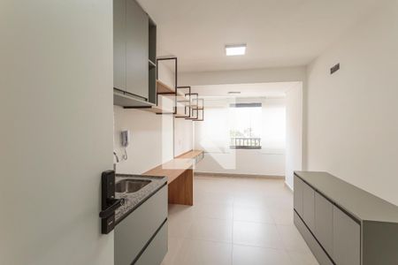 Sala/Cozinha de kitnet/studio à venda com 1 quarto, 32m² em Moema, São Paulo