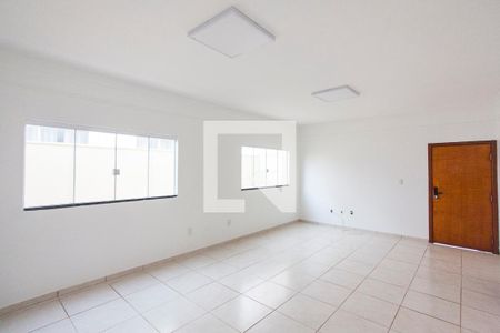 Sala de casa de condomínio para alugar com 3 quartos, 220m² em Jardim Inconfidência, Uberlândia