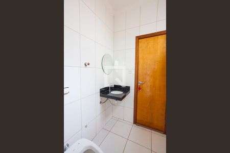 Lavabo de casa de condomínio para alugar com 3 quartos, 220m² em Jardim Inconfidência, Uberlândia