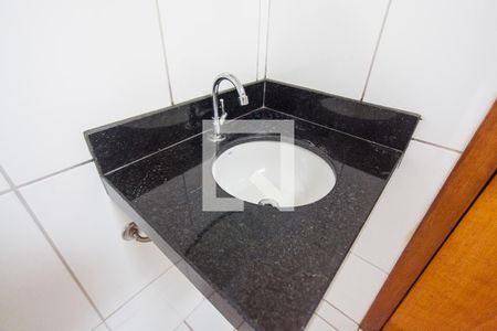 Lavabo de casa de condomínio para alugar com 3 quartos, 220m² em Jardim Inconfidência, Uberlândia