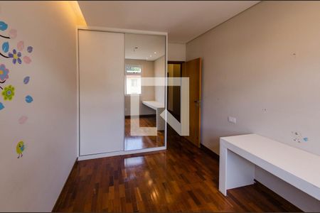 Apartamento à venda com 4 quartos, 120m² em Grajaú, Belo Horizonte