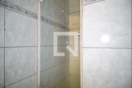 Banheiro Corredor de apartamento à venda com 1 quarto, 44m² em Humaitá, Porto Alegre