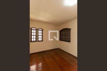 Sala de casa à venda com 3 quartos, 190m² em Heliópolis, Belo Horizonte