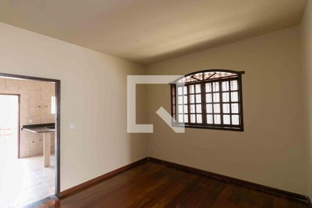 Copa de casa à venda com 3 quartos, 190m² em Heliópolis, Belo Horizonte