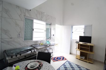 Cozinha de kitnet/studio para alugar com 1 quarto, 35m² em Jardim Inconfidência, Uberlândia