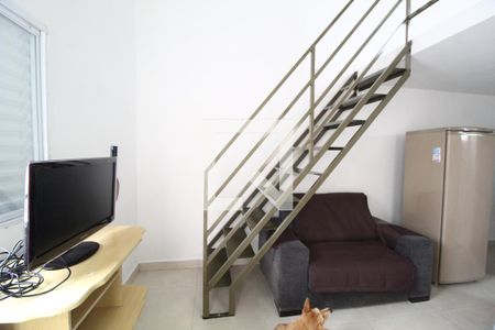 sala de kitnet/studio para alugar com 1 quarto, 35m² em Jardim Inconfidência, Uberlândia