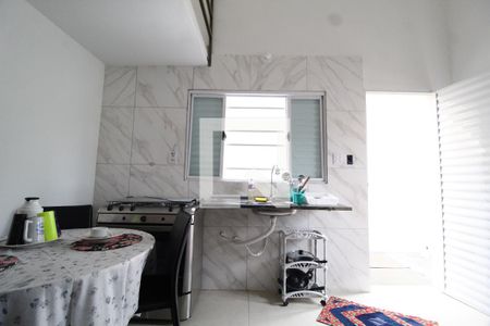 Cozinha de kitnet/studio para alugar com 1 quarto, 35m² em Jardim Inconfidência, Uberlândia