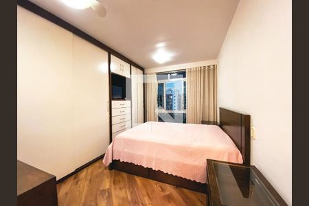 Quarto 1 de casa para alugar com 3 quartos, 220m² em Vila Polopoli, São Paulo