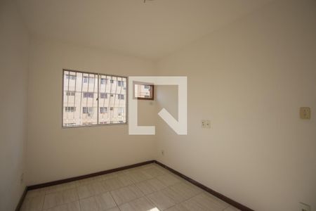 Quarto 2 de apartamento para alugar com 2 quartos, 63m² em Colubandê, São Gonçalo