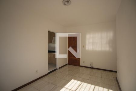 Sala de apartamento para alugar com 2 quartos, 63m² em Colubandê, São Gonçalo