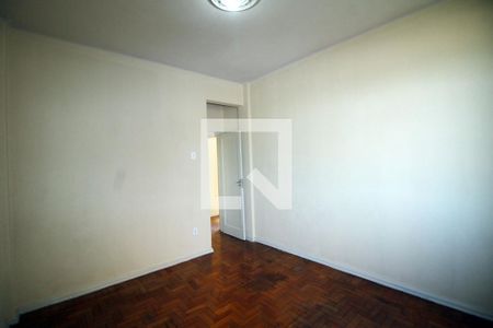 Quarto 1 de apartamento para alugar com 2 quartos, 54m² em Ramos, Rio de Janeiro