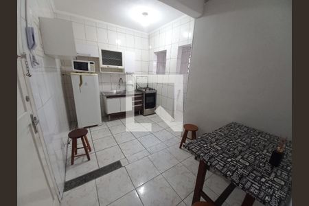 Cozinha de apartamento para alugar com 1 quarto, 30m² em Centro, São Vicente