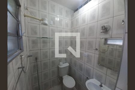 Banheiro de apartamento para alugar com 1 quarto, 30m² em Centro, São Vicente