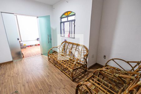 Sala de casa à venda com 3 quartos, 100m² em Guarani, Belo Horizonte