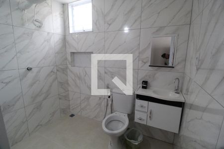 Banheiro de kitnet/studio para alugar com 1 quarto, 35m² em Jardim Inconfidência, Uberlândia