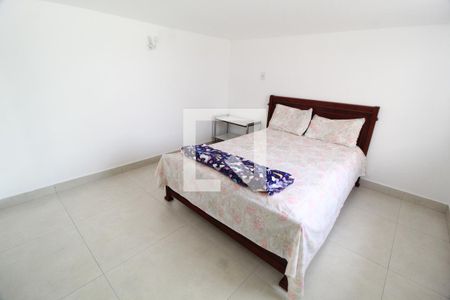 Quarto de kitnet/studio para alugar com 1 quarto, 35m² em Jardim Inconfidência, Uberlândia