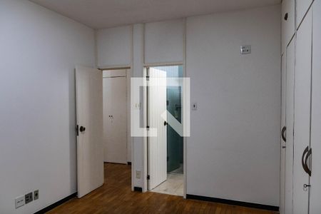 Suíte de casa à venda com 3 quartos, 305m² em Barroca, Belo Horizonte