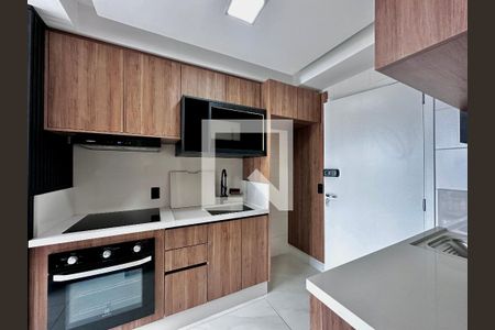 Cozinha de apartamento para alugar com 1 quarto, 29m² em Jardim Caravelas, São Paulo