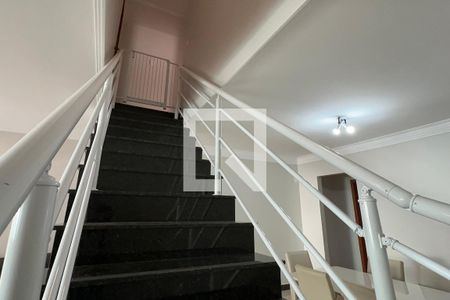 Escada de casa à venda com 3 quartos, 139m² em Vila São José, São Paulo