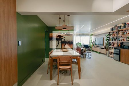 Sala de apartamento à venda com 2 quartos, 100m² em Moema, São Paulo