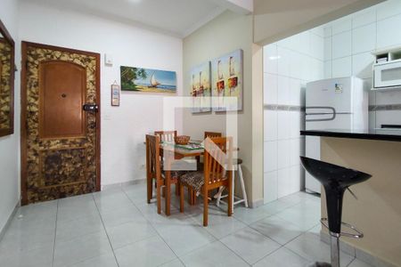 Sala de apartamento para alugar com 1 quarto, 57m² em Vila Tupi, Praia Grande