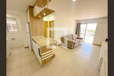 Sala de apartamento para alugar com 1 quarto, 69m² em Canasvieiras, Florianópolis