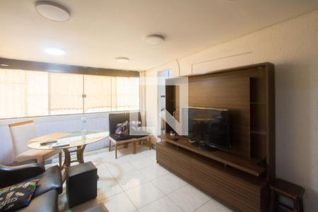 Sala de casa para alugar com 3 quartos, 70m² em Jardim Arpoador, São Paulo