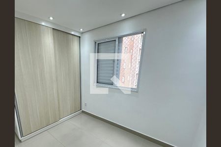 Quarto de apartamento à venda com 2 quartos, 77m² em Jardim Flor da Montanha, Guarulhos