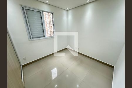 Quarto de apartamento à venda com 2 quartos, 77m² em Jardim Flor da Montanha, Guarulhos