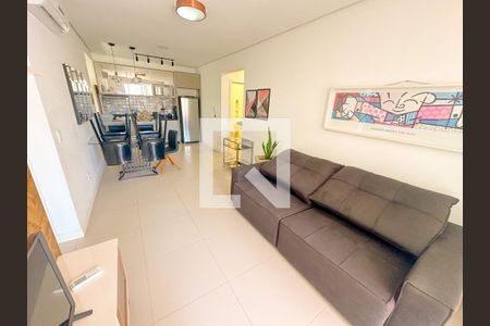 Sala de TV de apartamento para alugar com 2 quartos, 85m² em Canasvieiras, Florianópolis