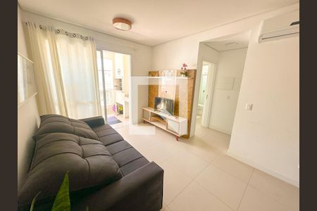 Sala de TV de apartamento para alugar com 2 quartos, 85m² em Canasvieiras, Florianópolis