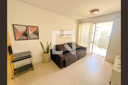 Sala de TV de apartamento para alugar com 2 quartos, 85m² em Canasvieiras, Florianópolis