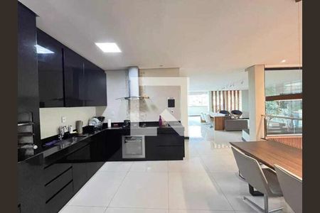 Cozinha de casa à venda com 5 quartos, 583m² em Santa Helena, Belo Horizonte