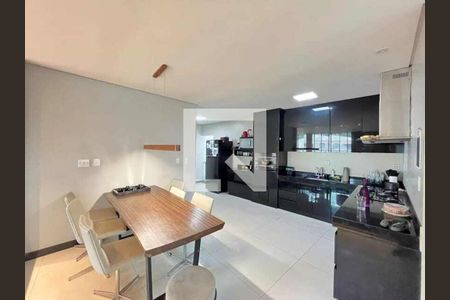 Cozinha de casa à venda com 5 quartos, 583m² em Santa Helena, Belo Horizonte